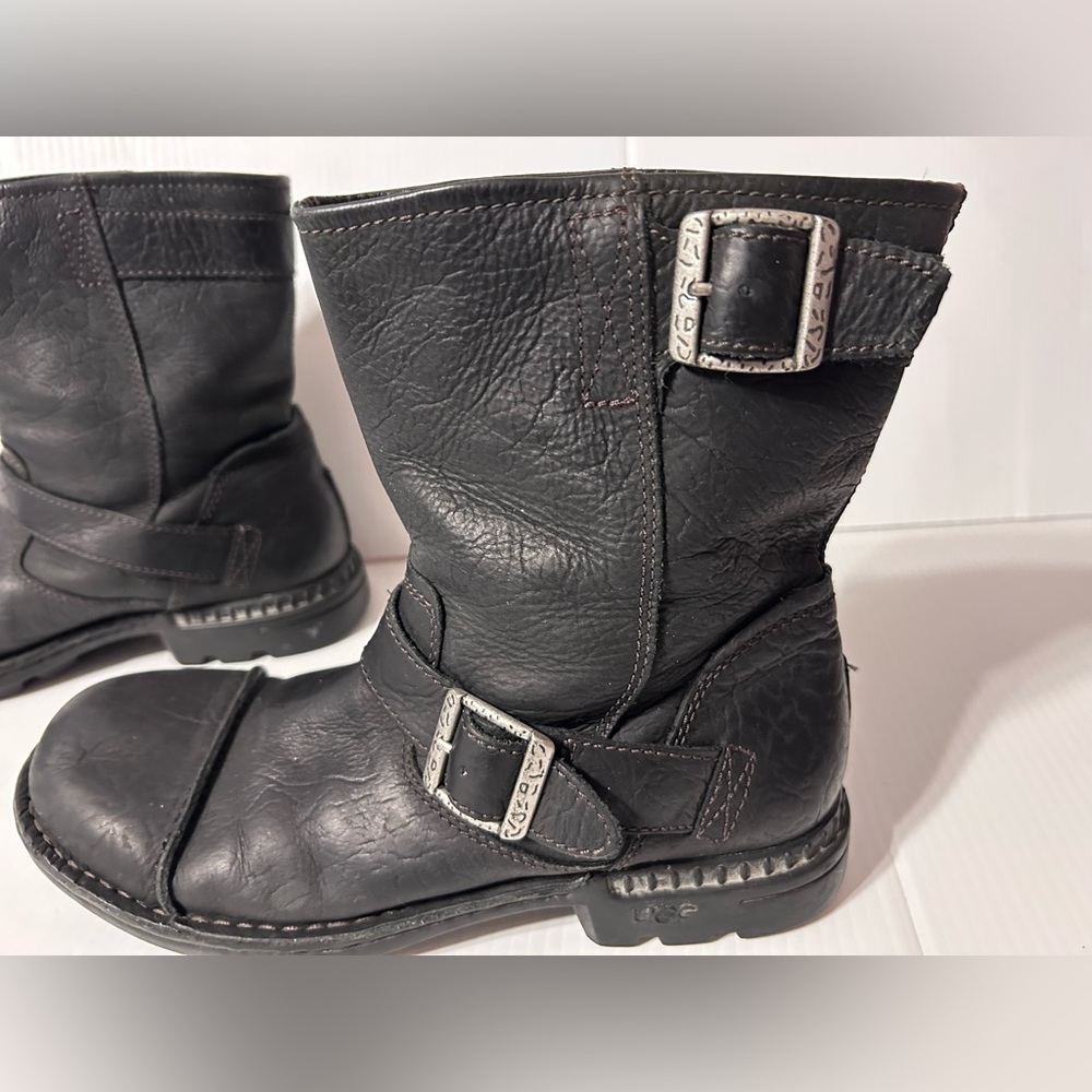 UGG SN3040 black leather sheepskin-lined winter combat buckle boots men size 8 - Picture 3 of 13